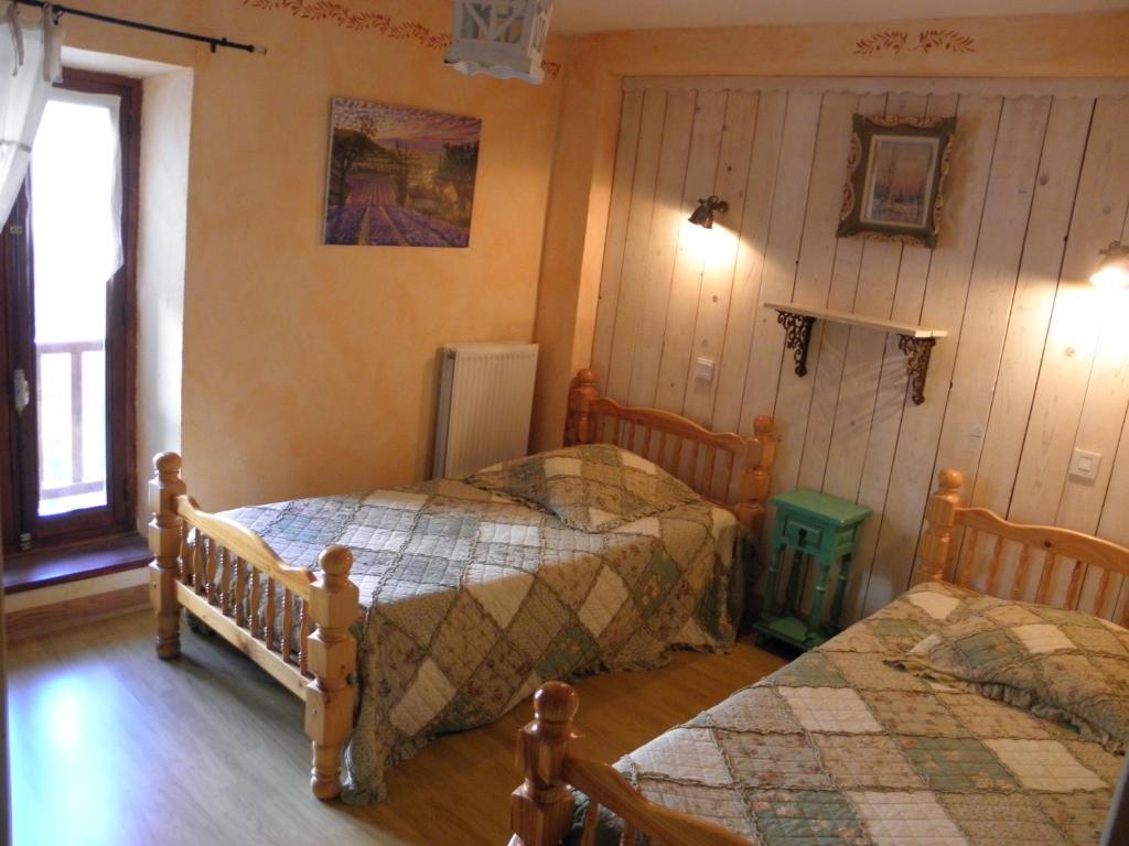 Gite Auberge Les Terres Blanches De Meolans Phòng bức ảnh