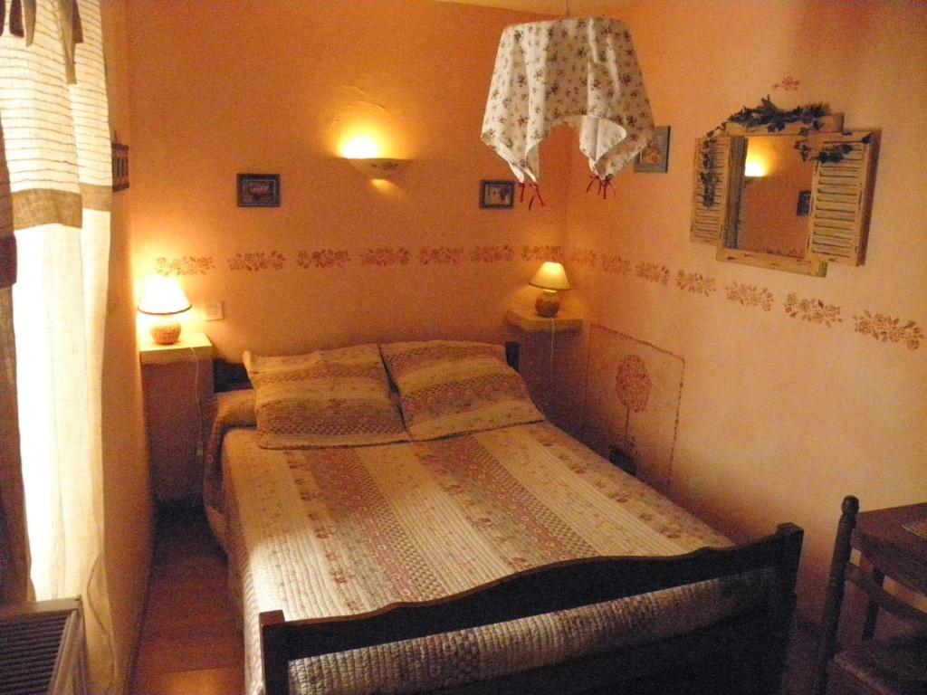 Gite Auberge Les Terres Blanches De Meolans Phòng bức ảnh
